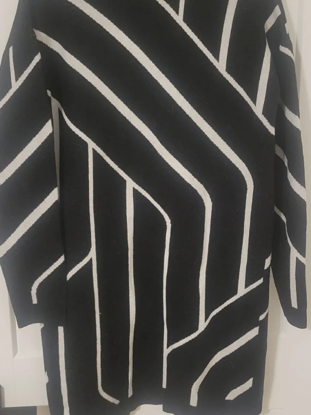 RW&CO. Abstract Geometric Cardigan - Black & White - Longline Duster - Size M - Picture 3 of 4